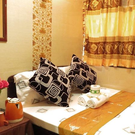 New Day Night Hostel Хонконг Екстериор снимка