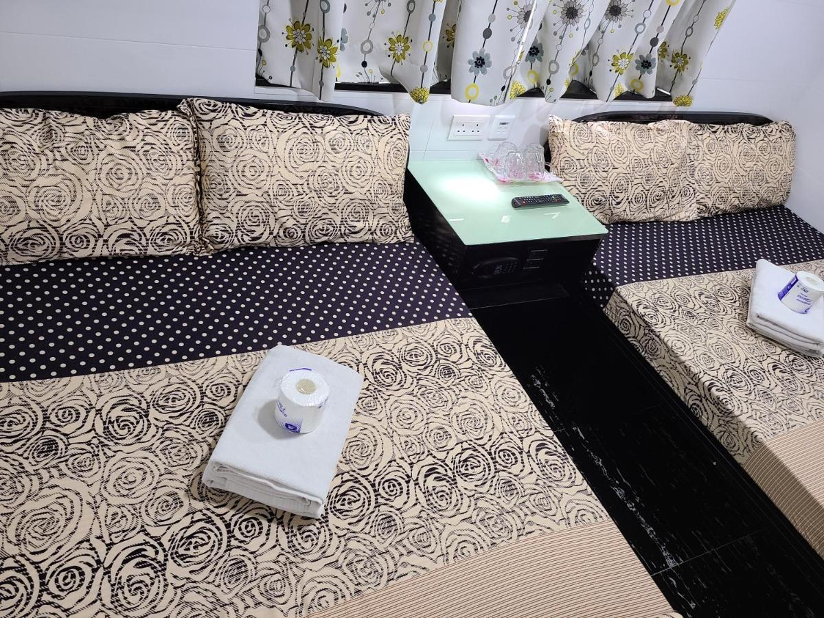 New Day Night Hostel Хонконг Екстериор снимка